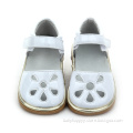 New Summer Baby Sandals White Baby Flat Squeaky Shoes